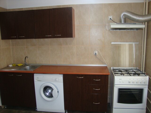 Mobilier de bucatarie, masina de spalat, aragaz, chiuveta